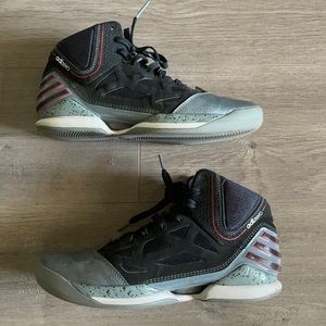 AdiZero Rose 2.5 size 9.5